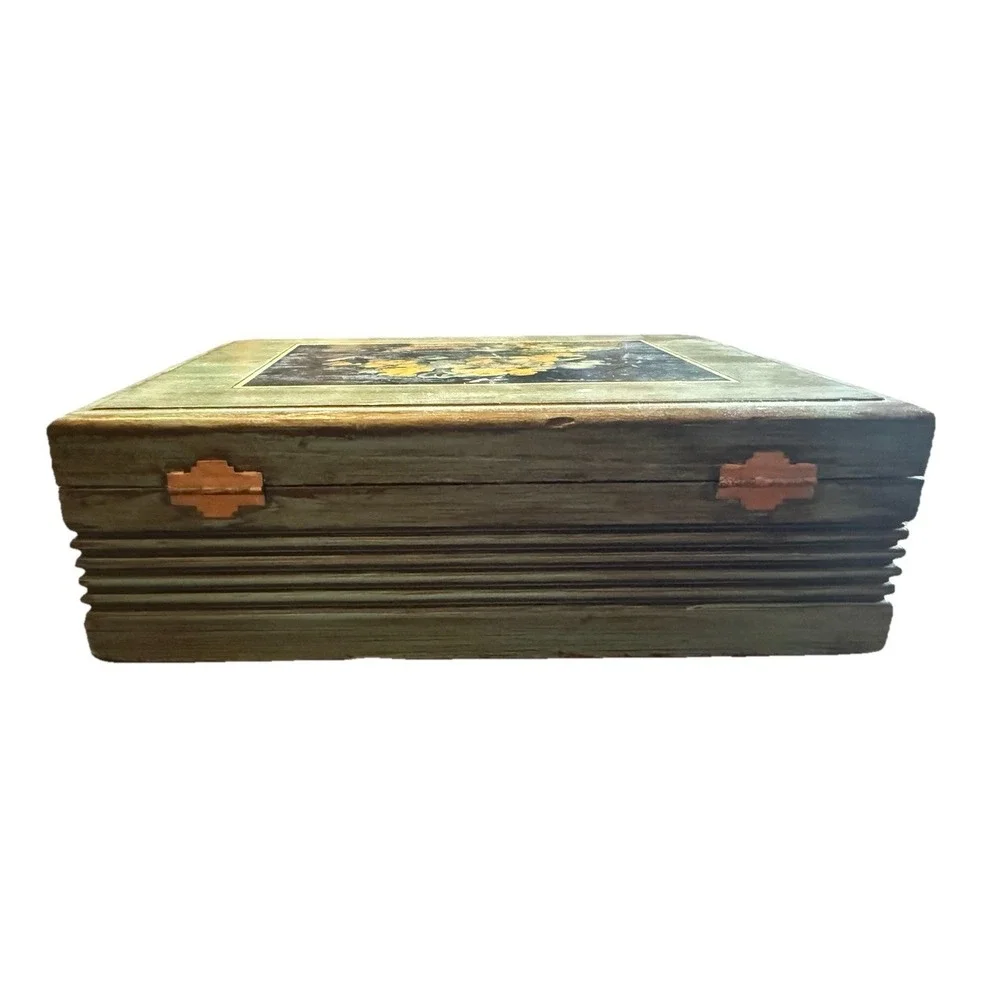 Vintage Wooden Cigar Box Windsor Flower Design Green